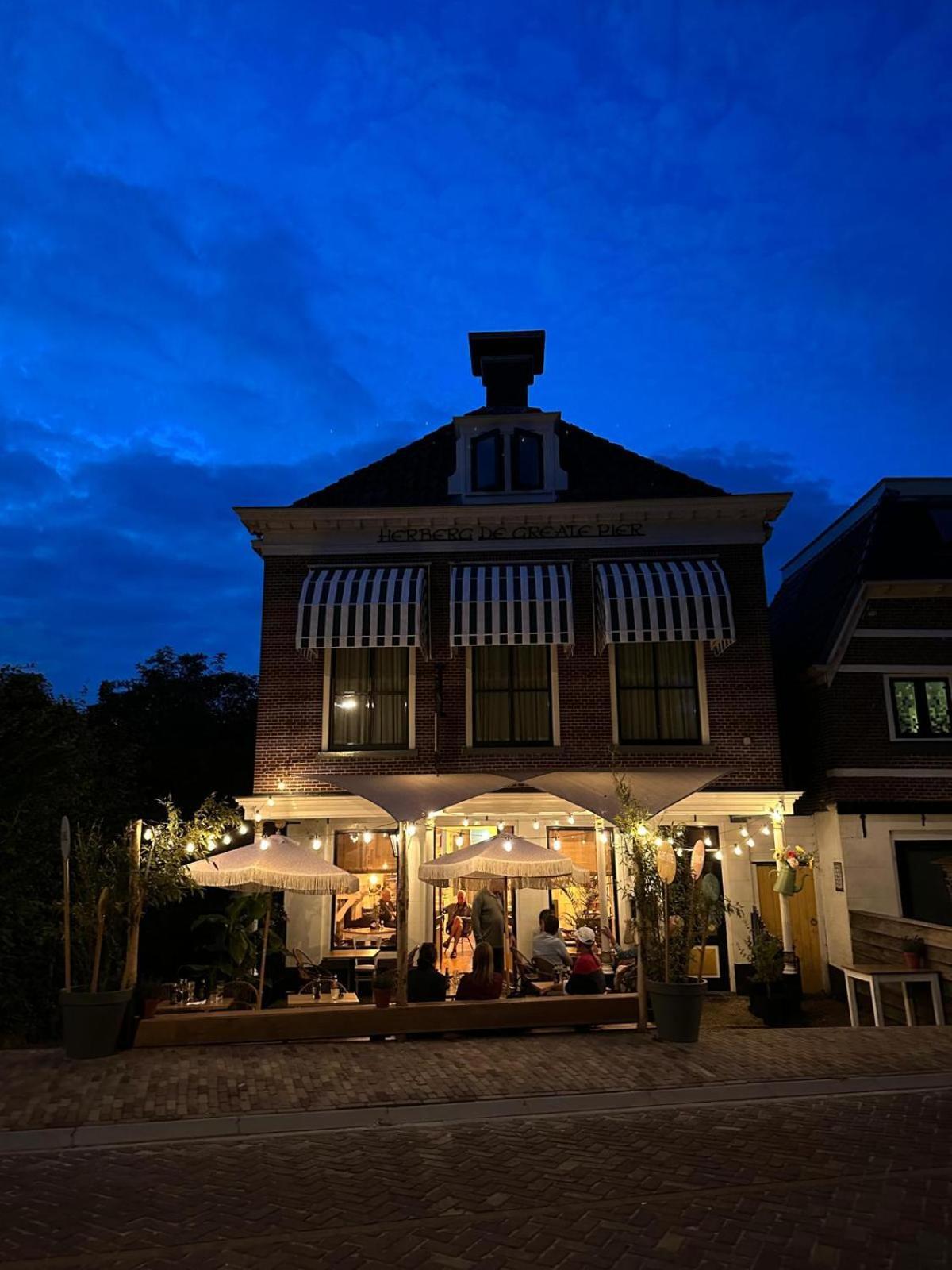 Hotel Greate Pier Kimswerd Extérieur photo